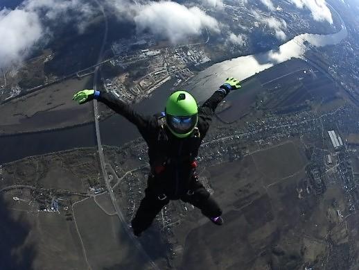 skydiver-practicing-sit-flying-skills_2756.jpg