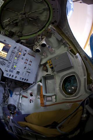 Soyuz-TMA-simulator.jpg