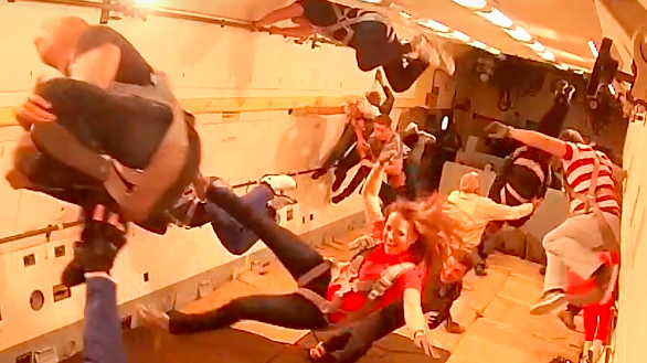 passengers-floating-weightlessly-onboard-IL-76-MDK.png